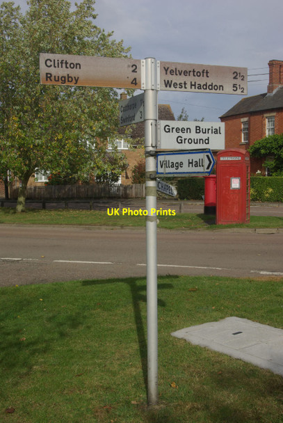 Photo 6"x4" Signpost at Lilbourne Lilbourne c2011