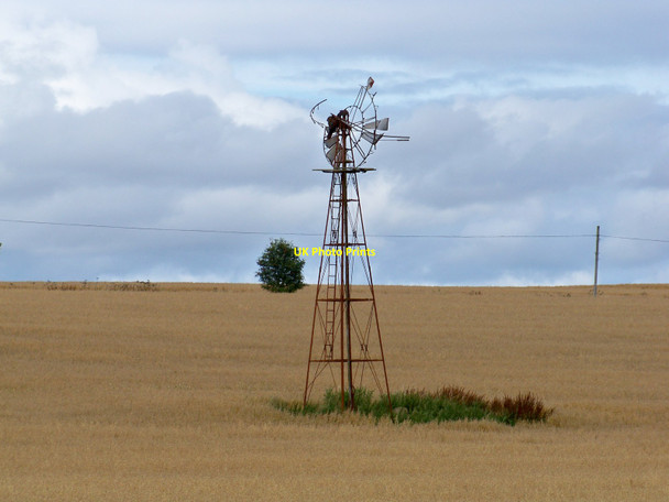 Photo 6"x4" Disused Wind Pump At Harcarsehill Swinton\/NT8347 c2011