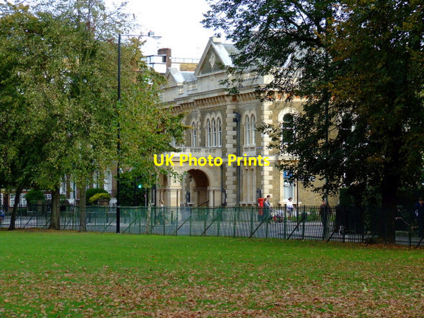 Photo 6"x4" Chiswick Town Hall Chiswick c2011