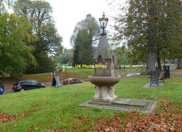 Photo 6"x4" Tettenhall, drinking fountain Stockwell End c2011