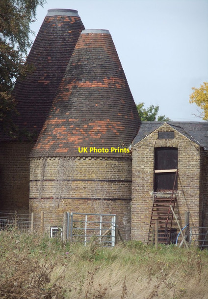 Photo 6"x4" Oasthouse at Stone House Farm (4) Mockbeggar\/TQ7372 c2011