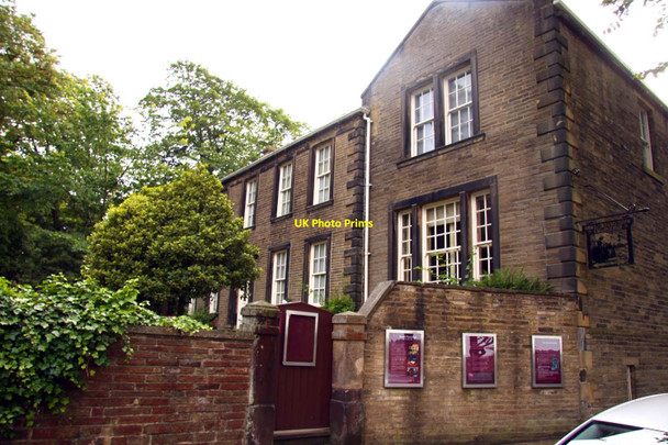 Photo 6"x4" The Bronte Parsonage from Church Street Haworth c2011