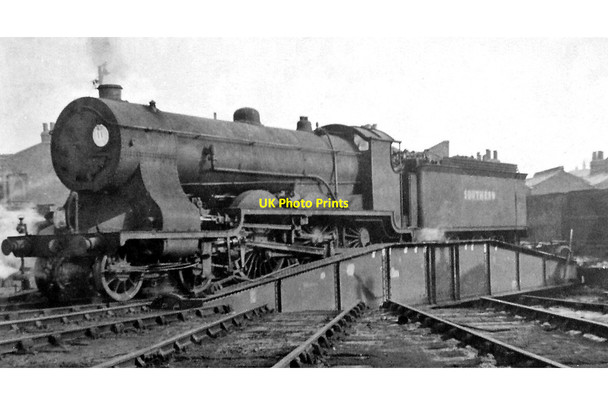 Photo 6"x4" Ex-LSW 4-6-0 on turntable at Nine Elms Locomotive Depot Battersea c1947