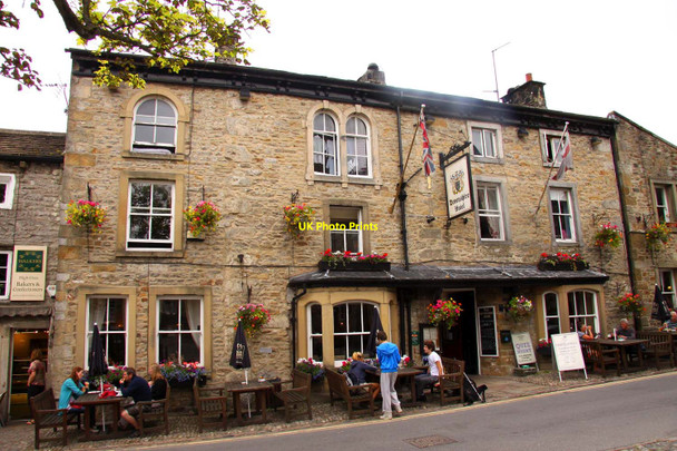 Photo 6"x4" The Devonshire Hotel on Main Street Grassington c2011