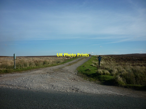 Photo 6"x4" A track leading to Clitherbeck Farm Ainthorpe c2011