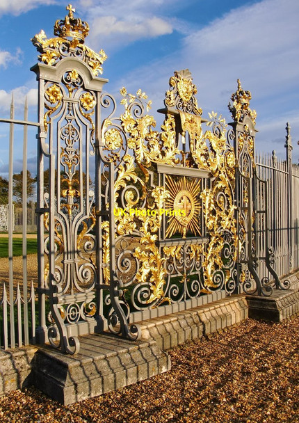 Photo 6"x4" Wrought-iron screen, the Privy Garden, Hampton Court Surbiton c2011
