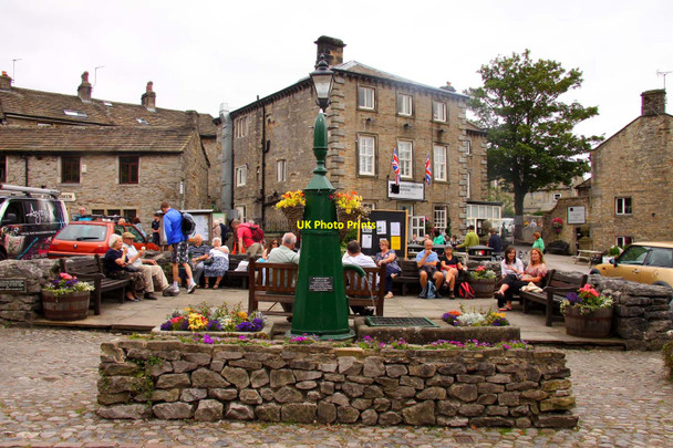 Photo 6"x4" The former pump in The Square Grassington c2011