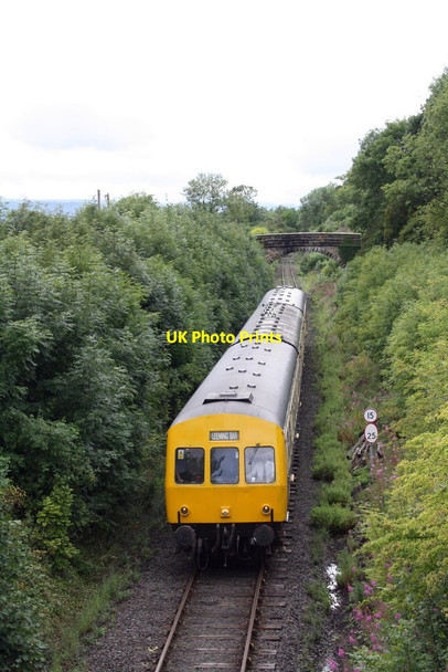 Photo 6"x4" Wensleydale Railway train approaching Leyburn Station Leyburn c2011