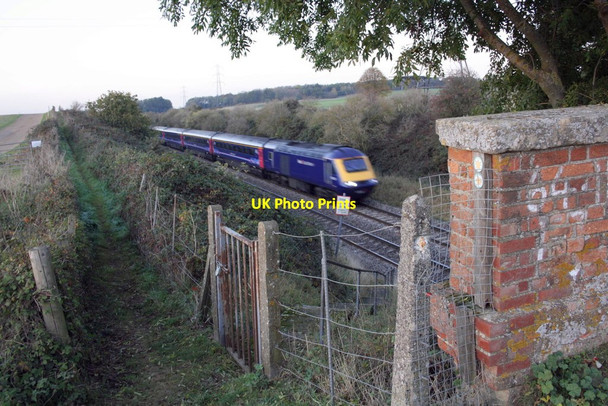 Photo 6"x4" Train approaches benchmarked bridge Radley\/SU5298 c2011