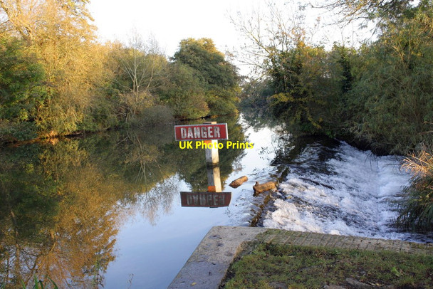 Photo 6"x4" Weir taking water from The Thames to Back Water Abingdon c2011