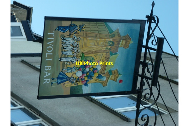 Photo 6"x4" The Tivoli Bar on Marine Road Central Morecambe c2011