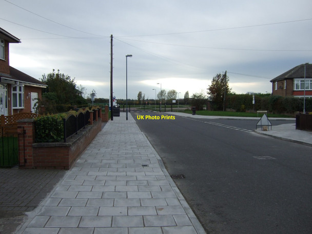 Photo 6"x4" Lodore Grove towards Acklam Grange School Acklam\/NZ4817 c2011