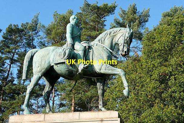 Photo 6"x4" Prince Consort's statue Egham Wick c2011 P1