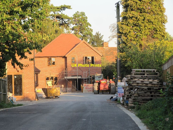 Photo 6"x4" Looking like a house Cholsey c2011