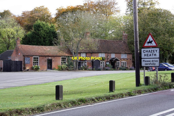 Photo 6"x4" The Packhorse pub beside the A4074 Chazey Heath c2011