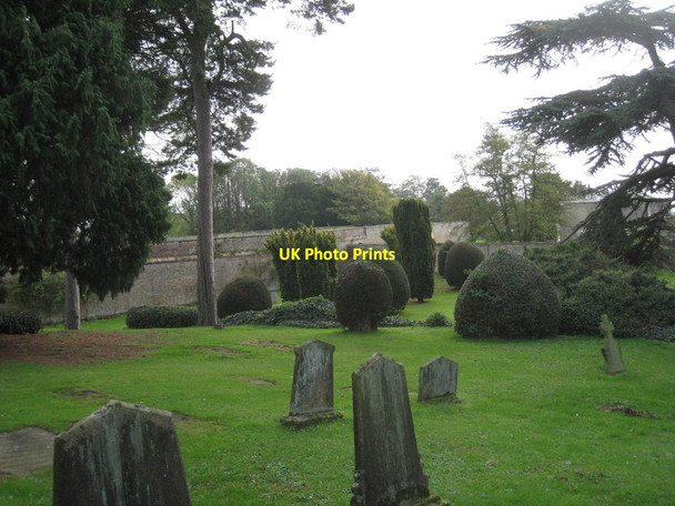 Photo 6"x4" The churchyard at Brocklesby Brocklesby c2011