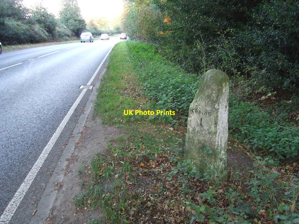 Photo 6"x4" Old Milepost Epping c2011 P1