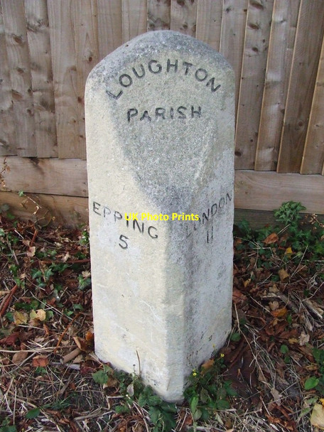 Photo 6"x4" Old Milestone Chingford c2011