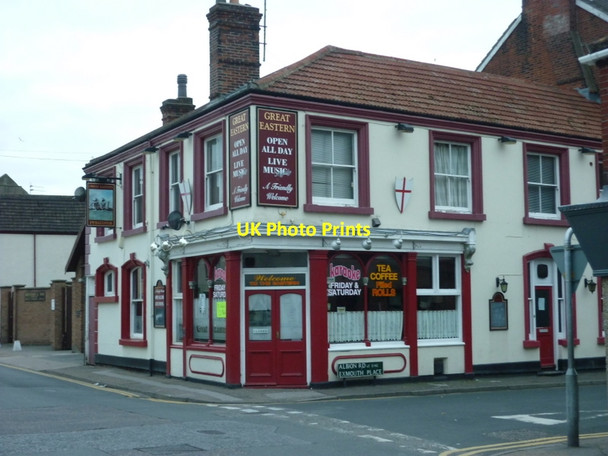 Photo 6"x4" The Great Eastern Great Yarmouth c2011