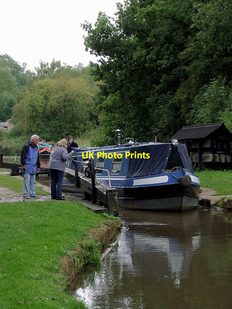 Photo 6"x4" Narrowboat leaving Dutton Stop Lock, Cheshire Dutton c2011