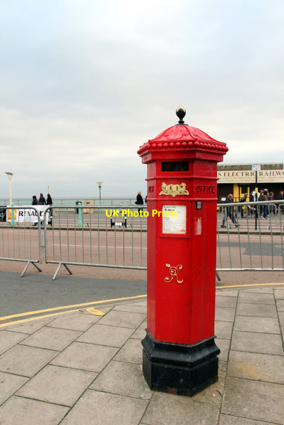 Photo 6"x4" Victorian Penfold Pillar Box, Brighton Kemp Town c2011