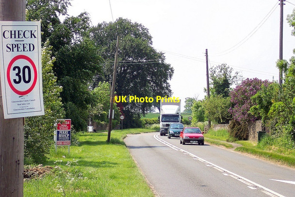 Photo 6"x4" A417 at Poulton Ampney St Peter c2004