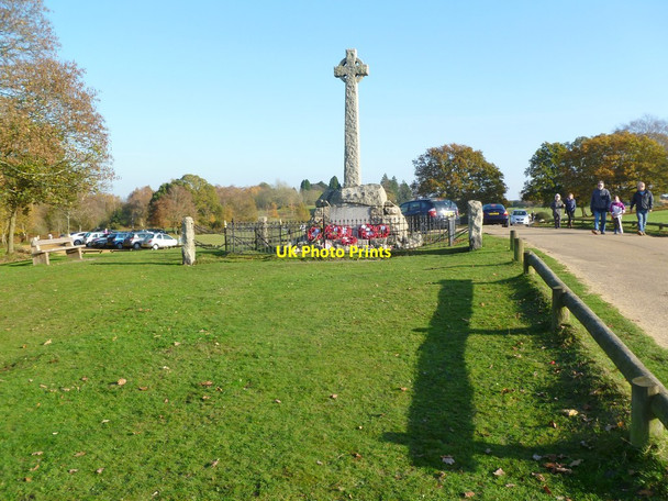 Photo 6"x4" Lyndhurst, war memorial Clayhill\/SU3007 c2011