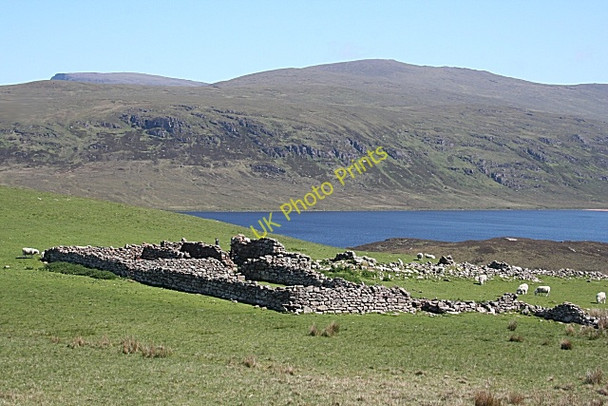 Photo 6"x4" Fank at Sandwood Druim na Buainn c2008