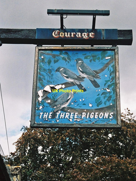 Photo 6"x4" The Three Pigeons (2) - sign, 31-33 Woodgreen, Witney Witney c2011