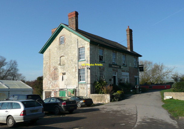 Photo 6"x4" The Barge Inn Honeystreet c2011