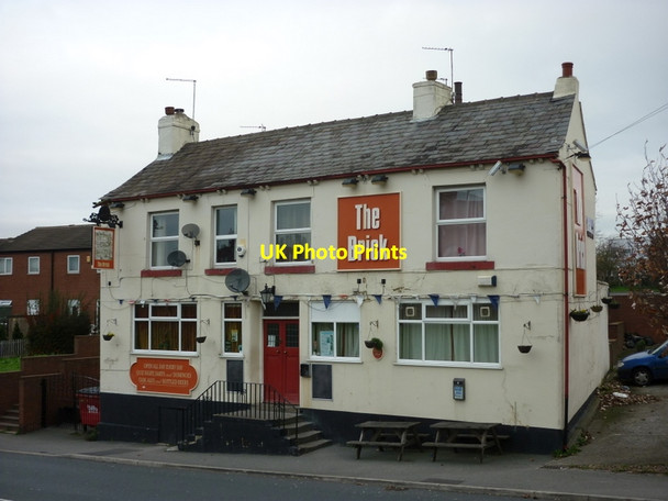 Photo 6"x4" The Brick public house on Tong Road Armley c2011