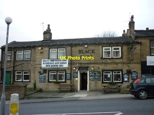 Photo 6"x4" The Black Bull, Clayton Chat Hill c2011