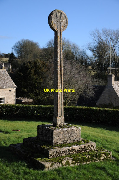 Photo 6"x4" Cross in Duntisbourne Abbots Duntisbourne Abbots c2011