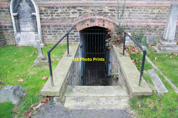 Photo 6"x4" St John the Evangelist, Church Road, Sidcup - Entrance to crypt Sidcup c2011