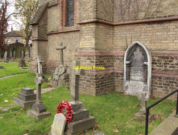 Photo 6"x4" St John the Evangelist, Church Road, Sidcup - Churchyard Sidcup c2011