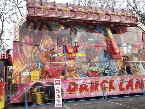 Photo 6"x4" The 'Danceland' ride Malton\/SE7871 c2011
