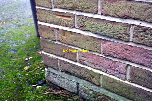 Photo 6"x4" Benchmark on the garage of 'Calcot Rise', New Lane Hill Churchend\/SU6772 c2011