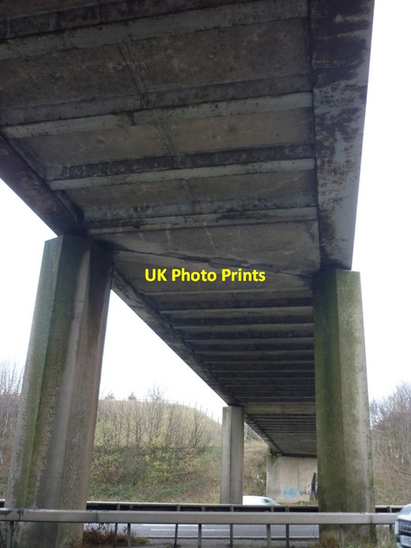 Photo 6"x4" A disused railbridge over the M62 Cleckheaton c2011