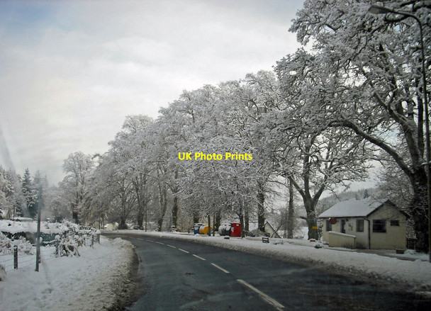 Photo 6"x4" A87 entering Invergarry, in snow Invergarry c2009