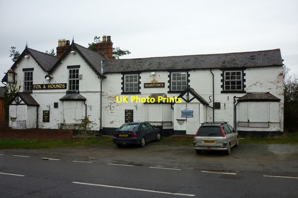 Photo 6"x4" The Fox and Hounds, Tilston Tilston c2011