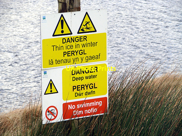 Photo 6"x4" So many dangers... Cwmsymlog c2011