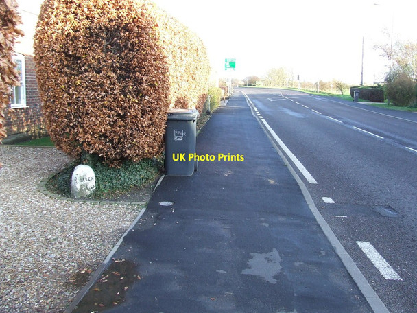 Photo 6"x4" Old Milestone Market Rasen c2011