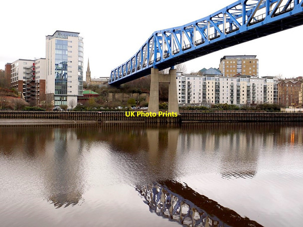 Photo 6"x4" Queen Elizabeth II Metro Bridge from the Gateshead bank Newcastle upon Tyne c2011