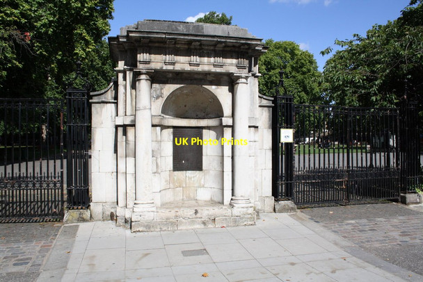 Photo 6"x4" Monument at entrance to Coram's Fields, Guilford Street London c2011