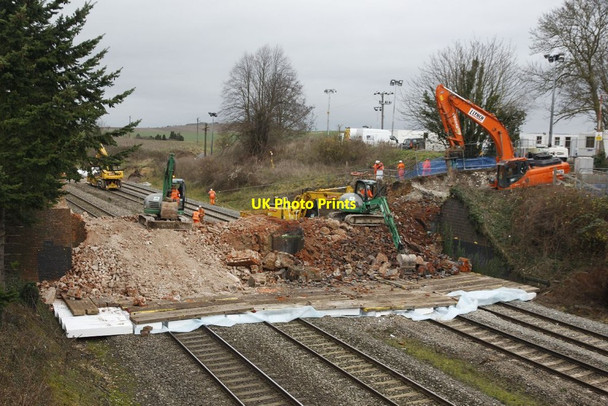 Photo 6"x4" Clearing the rubble Cleeve\/SU6081 c2011