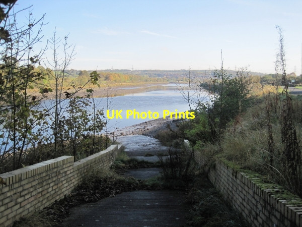Photo 6"x4" Slipway near Ferry House, Ryton Willows Ryton\/NZ1564 c2011
