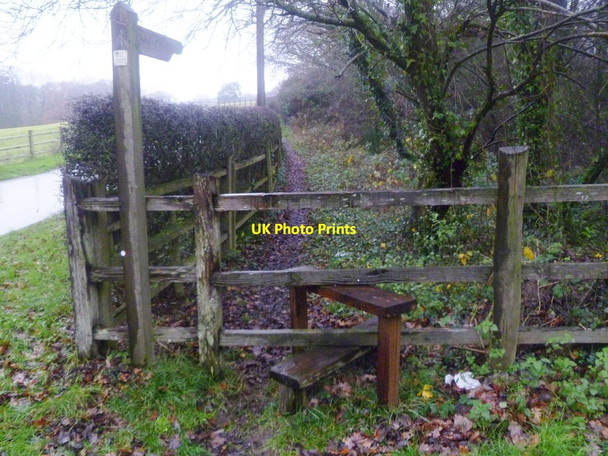Photo 6"x4" Efford, stile Lymington c2012