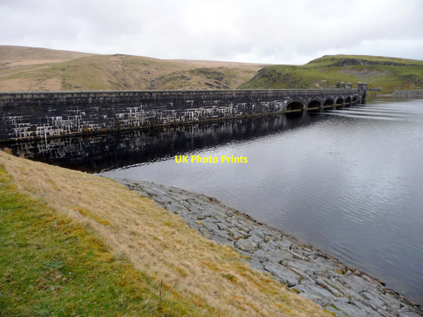 Photo 6"x4" Claerwen Reservoir, Elan Valley, Mid-Wales Craig Fawr\/SN8763 c2011