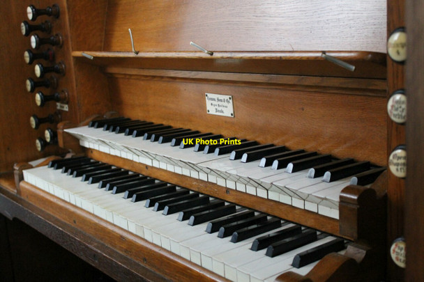Photo 6"x4" Organ console, Holy Trinity Church, Tattershall Tattershall c2012