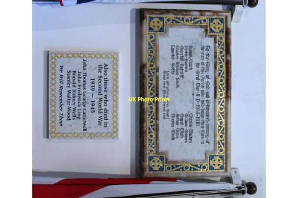 Photo 6"x4" St Mary, Panfield - War memorial WWI & WWII Panfield c2007